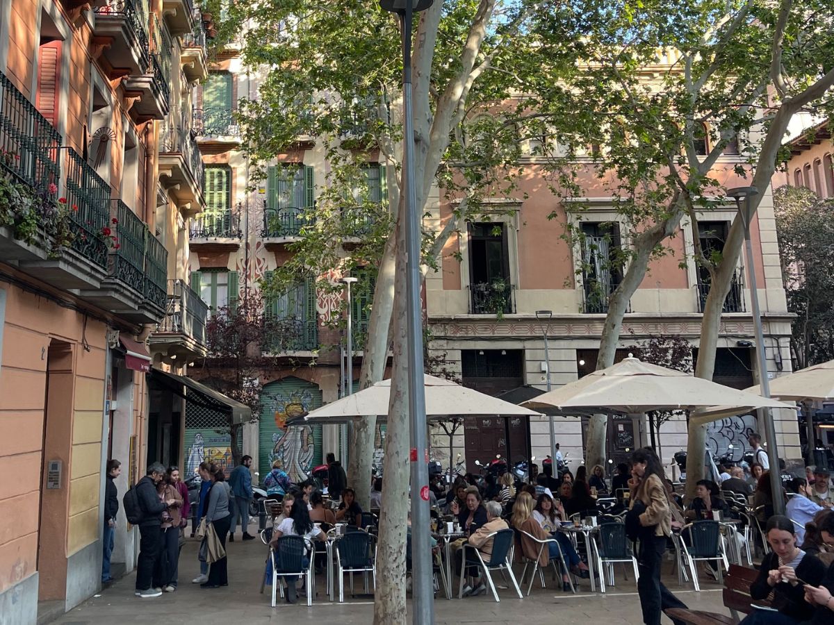 Placa De La Virreina - Travel Guide To Gracia Barcelona