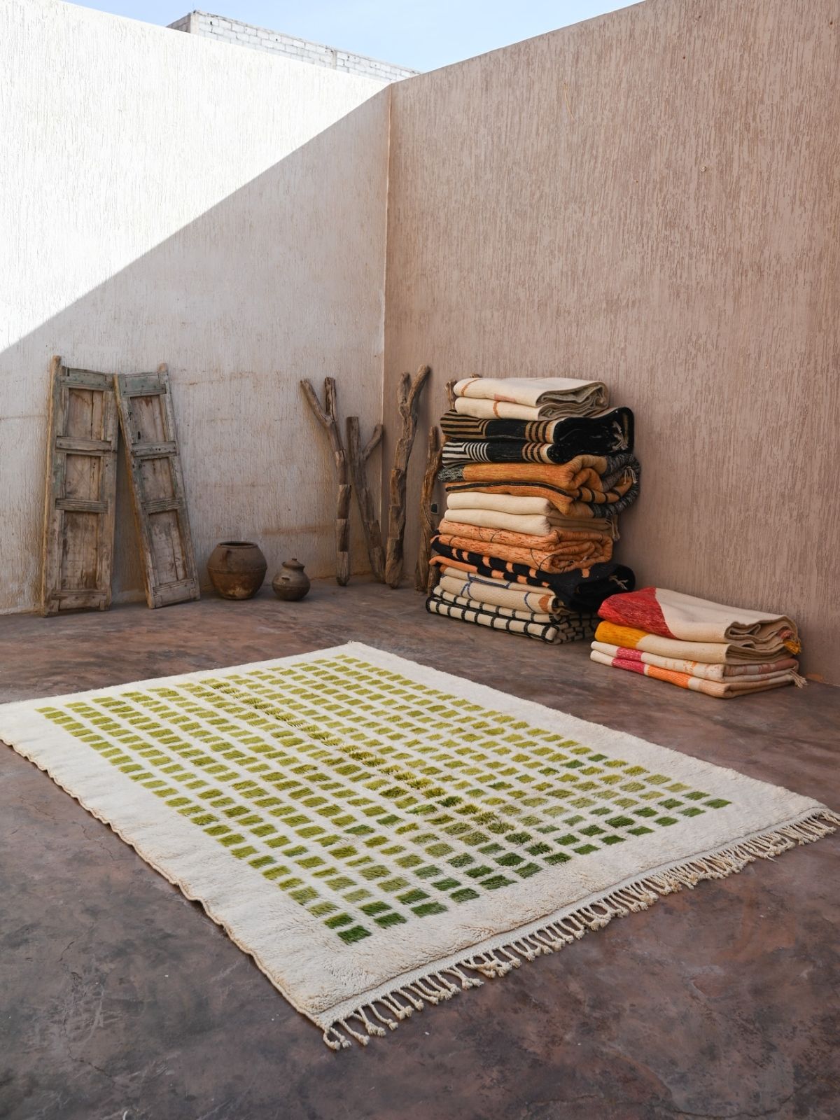 Contemporary Beni M'Rirt Carpet - White & Green Grid Design 230x320cm