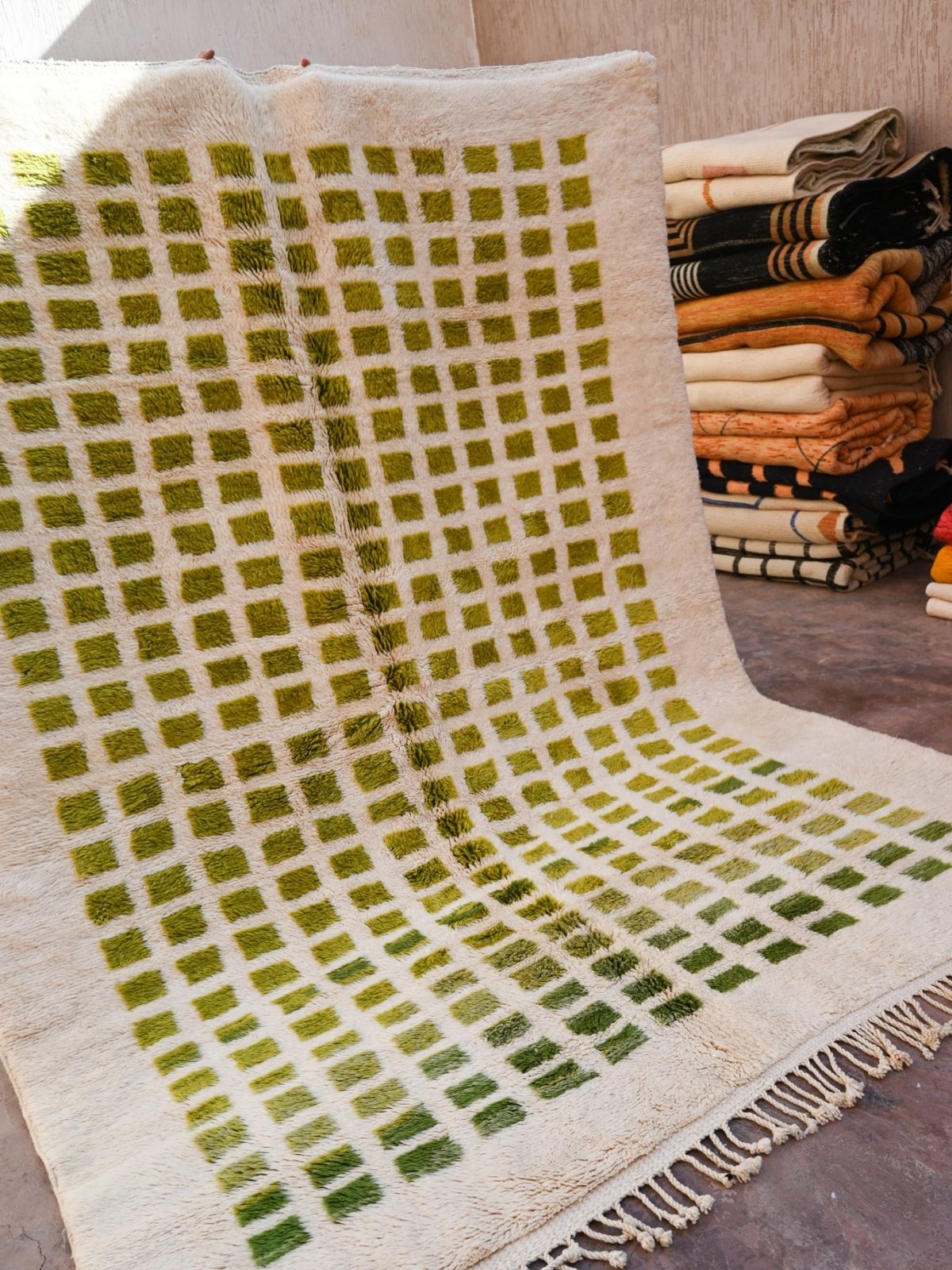 Contemporary Beni M'Rirt Carpet - White & Green Grid Design 230x320cm