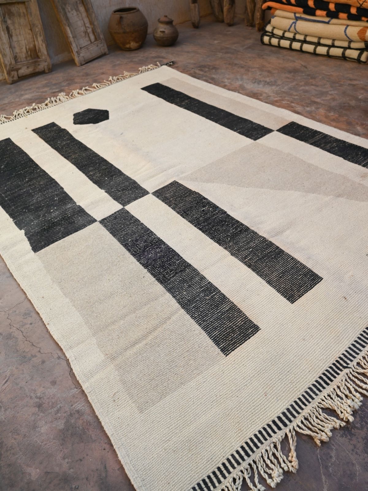 Contemporary Beni M'Rirt Carpet - Cream Black Abstract 215x335cm