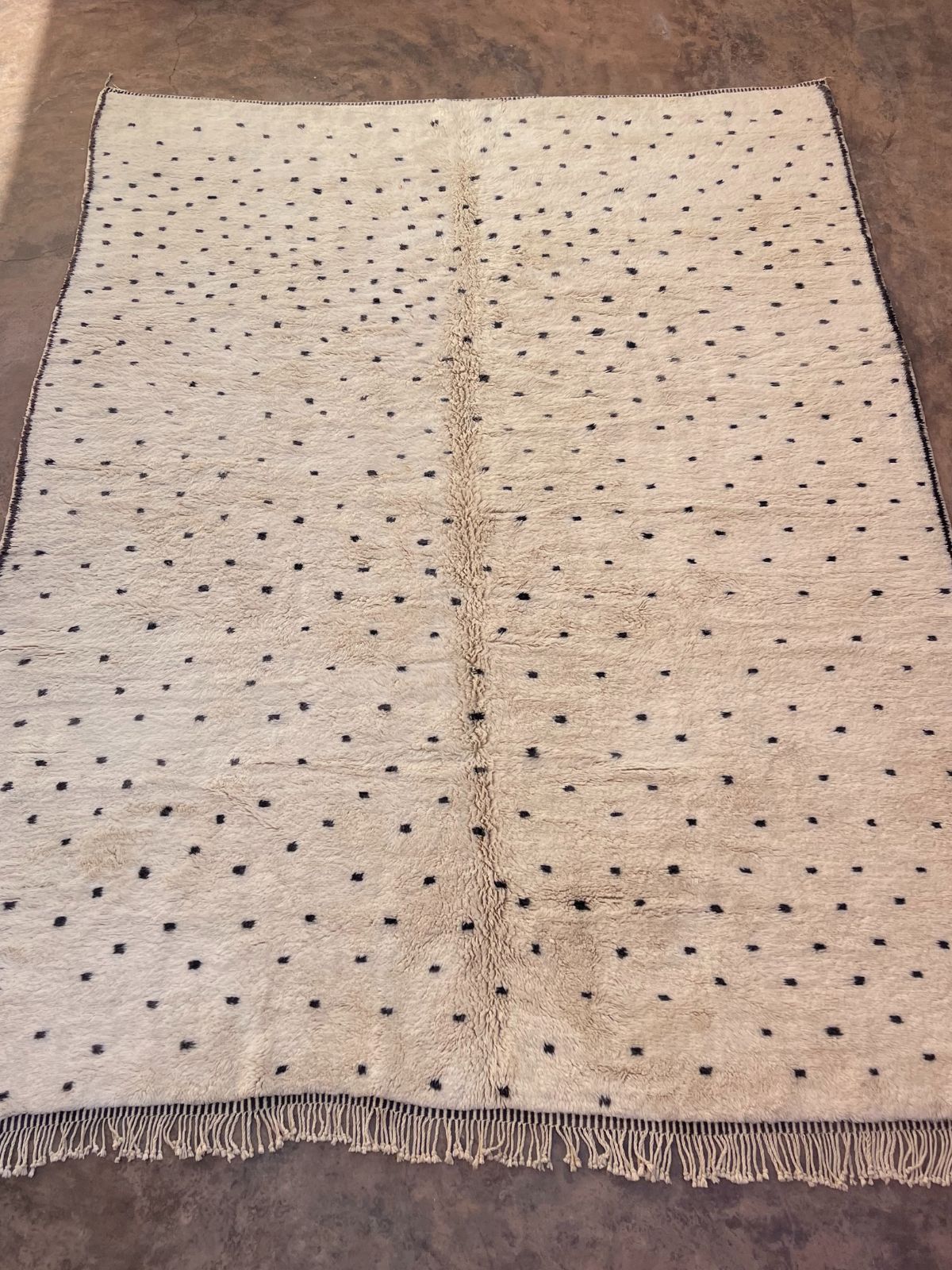 X-Large - Spots Contemporary Beni M'Rirt Rug - Cream & Black 350x439cm