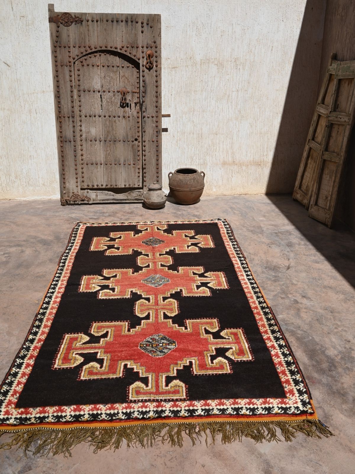 Taznakht Vintage Moroccan Rug - Red & Black 155x284cm