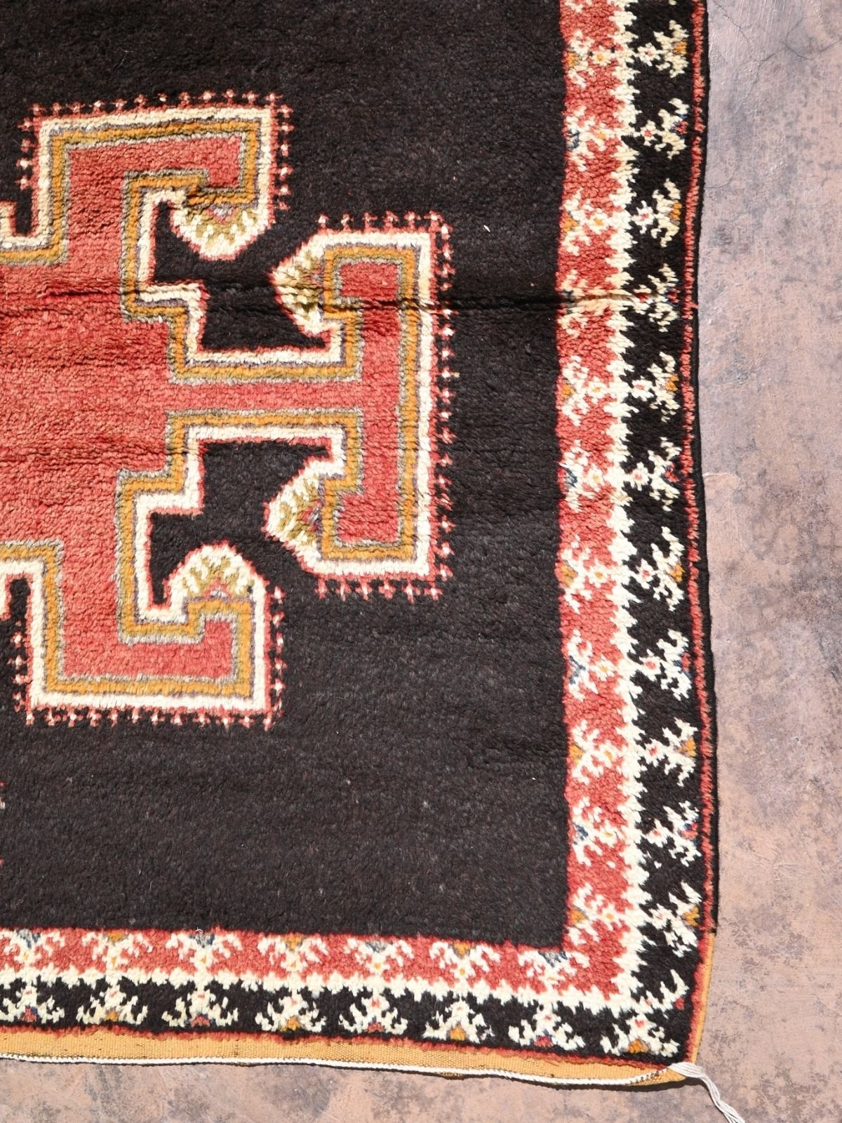 Taznakht Vintage Moroccan Rug - Red & Black 155x284cm