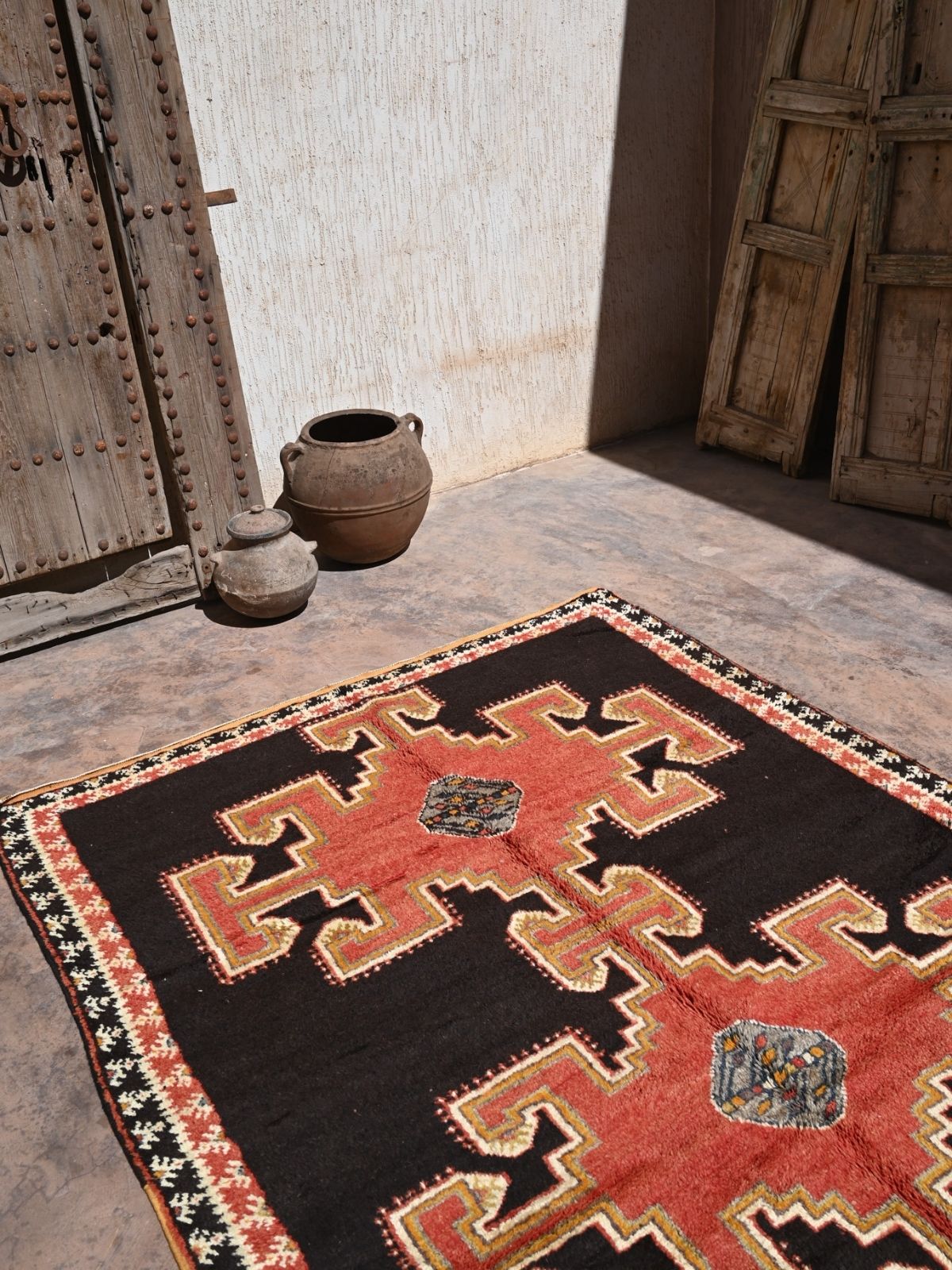 Taznakht Vintage Moroccan Rug - Red & Black 155x284cm
