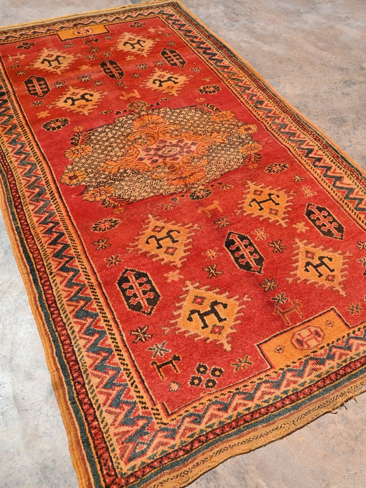 Mid-Century Taznakht Vintage Rug - Red 134x245