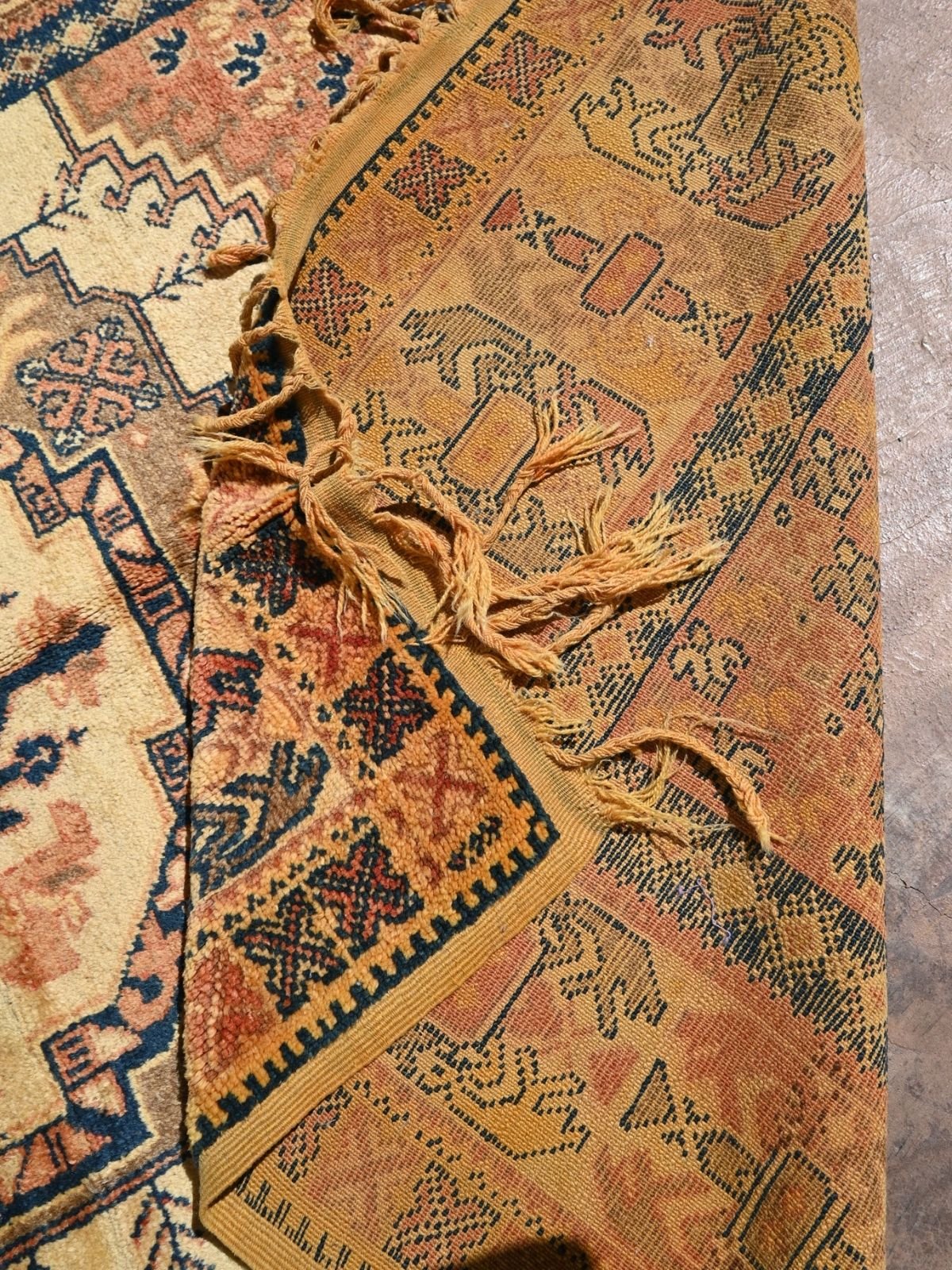 Mid-Century Taznakht Vintage Rug - Saffron & Blush 165x230cm
