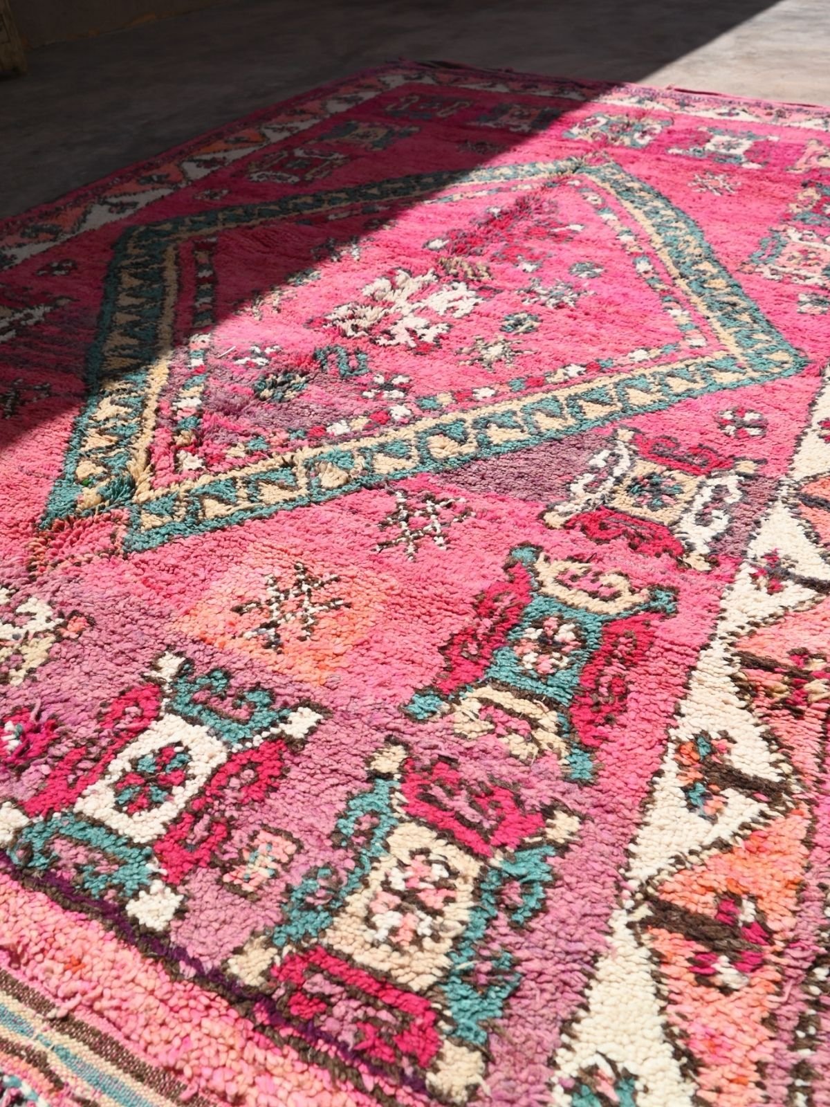 Vintage Boujad Rug - Bright Pink 174x277cm - Nouvelle Nomad