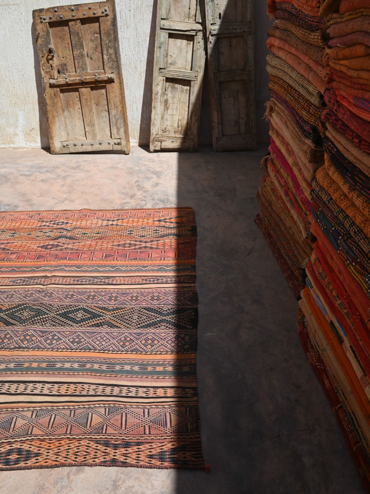 Vintage Moroccan Kilim - Pink Blue 163x240cm - Nouvelle Nomad