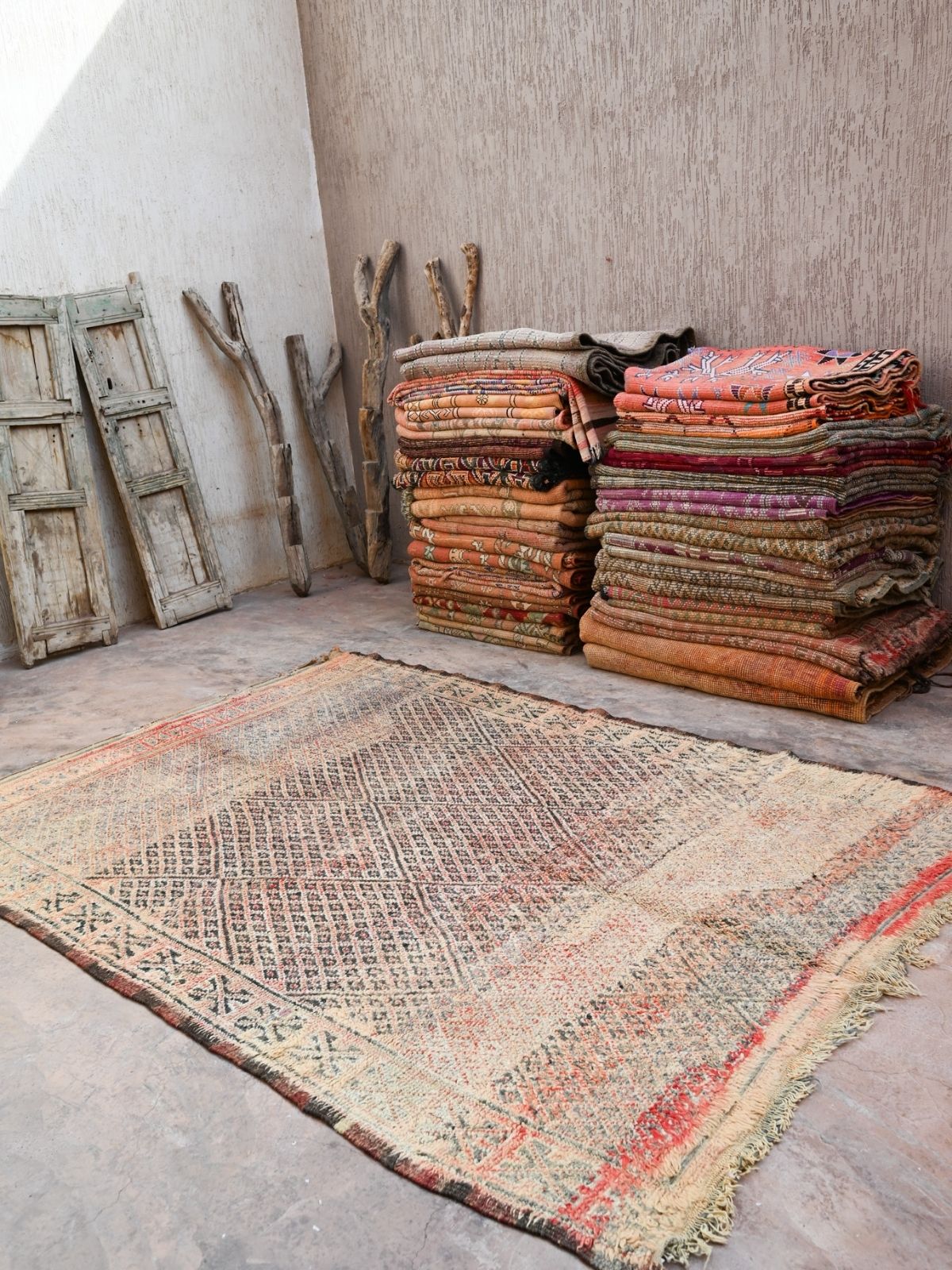 Vintage Moroccan Rug - Beni MGuild Peach Grey 191x282cm