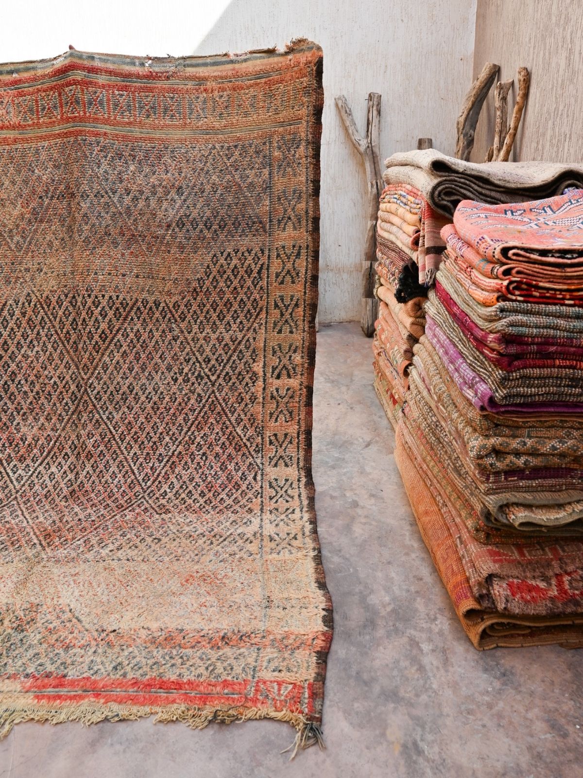 Vintage Moroccan Rug - Beni MGuild Peach Grey 191x282cm