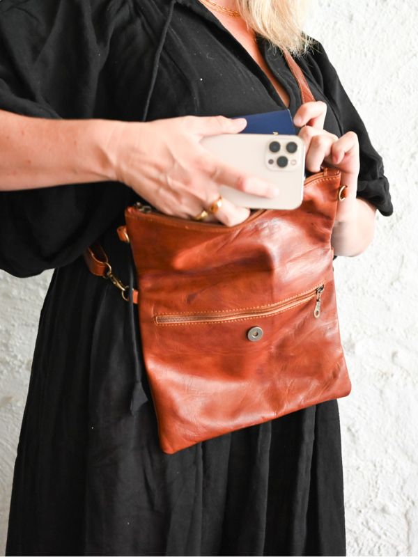 Leather Messenger Bag Small - Leather Travel Goods | Nouvelle Nomad