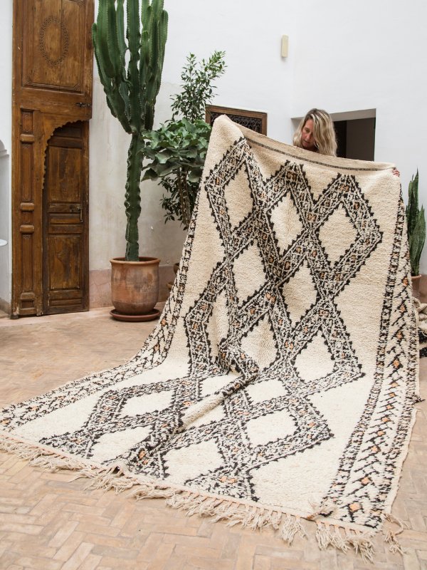 Vintage Marmoucha Rug - Creamy & Peach - Side angle - Nouvelle Nomad