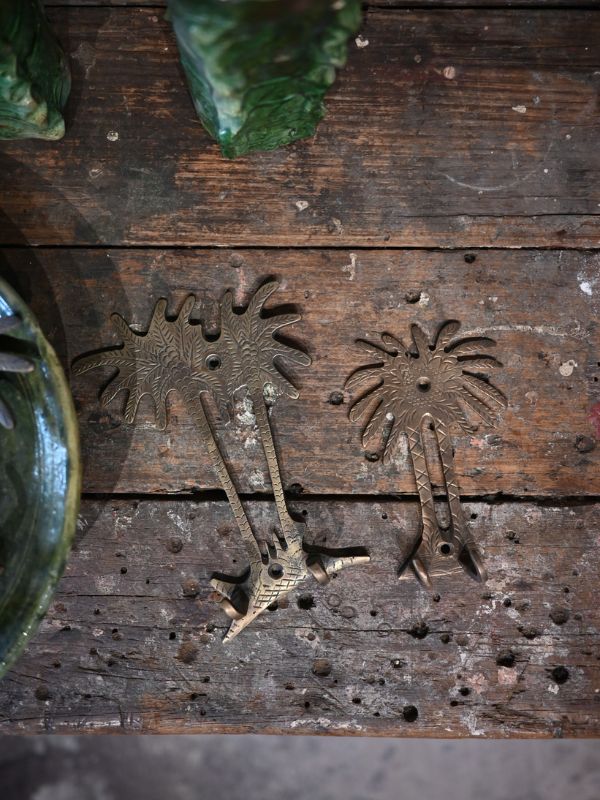 Set of two palm tree hooks with vintage brass finish