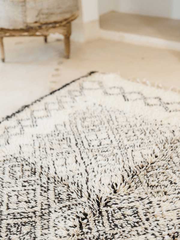 Marmoucha Rug - Shaggy Blacj and White - Close up | Nouvelle Nomad